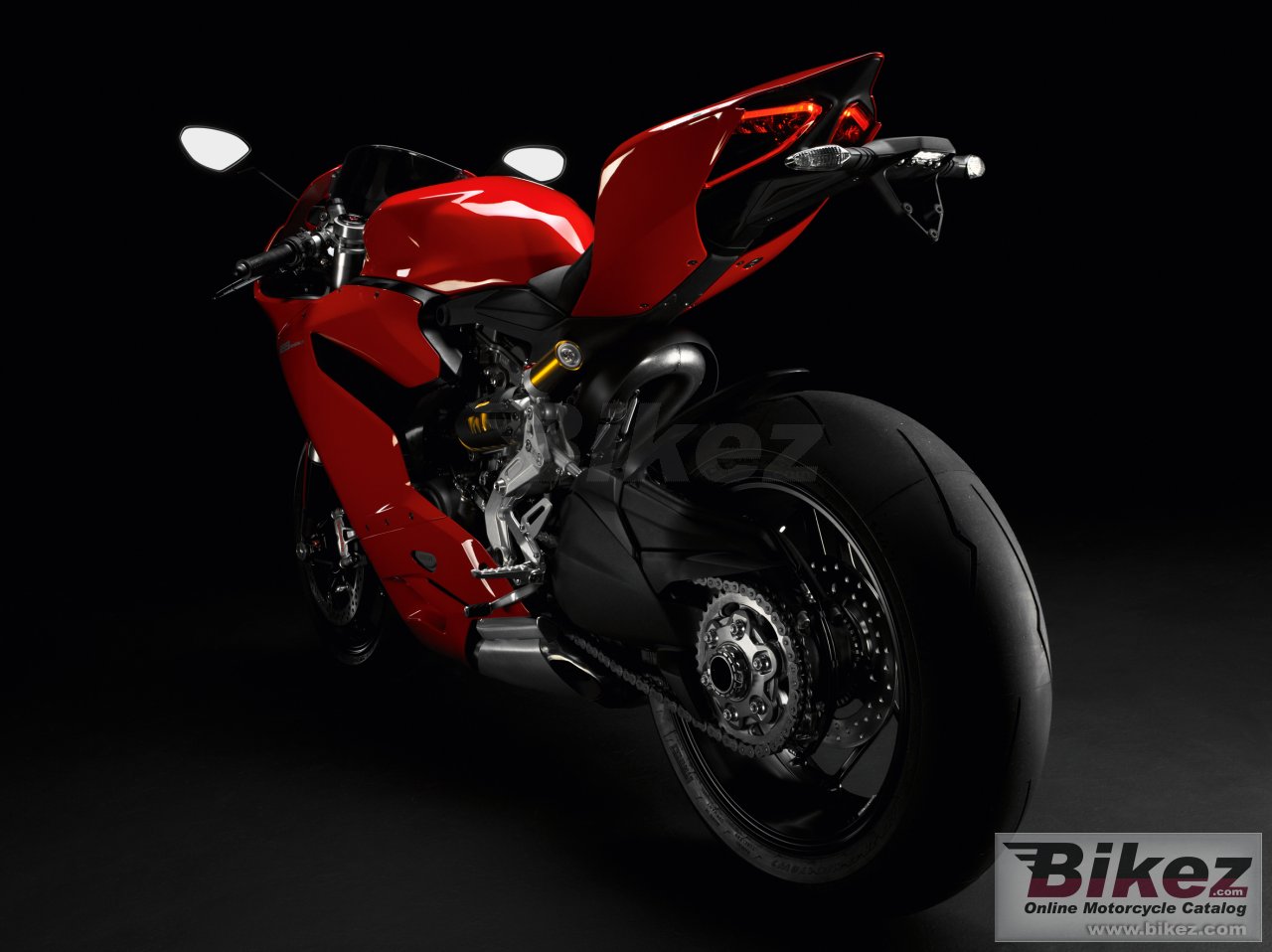 Big Ducati 1199 panigale picture and wallpaper from Bikez.com